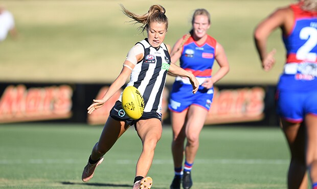 RowevDogsBratHORIZ.jpg Sarah Rowe snaps one of her two goals in Saturday's practice match against the Western Bulldogs (Picture: Luke Henry) - Collingwood Magpies,AFLW